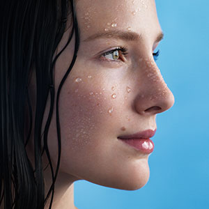 La Roche-Posay Thermal Spring Water, Face Mist Hydrating Spray with Antioxidants to Hydrate and Soothe Skin, Facial Spray, 10.1 Ounce - Image 4